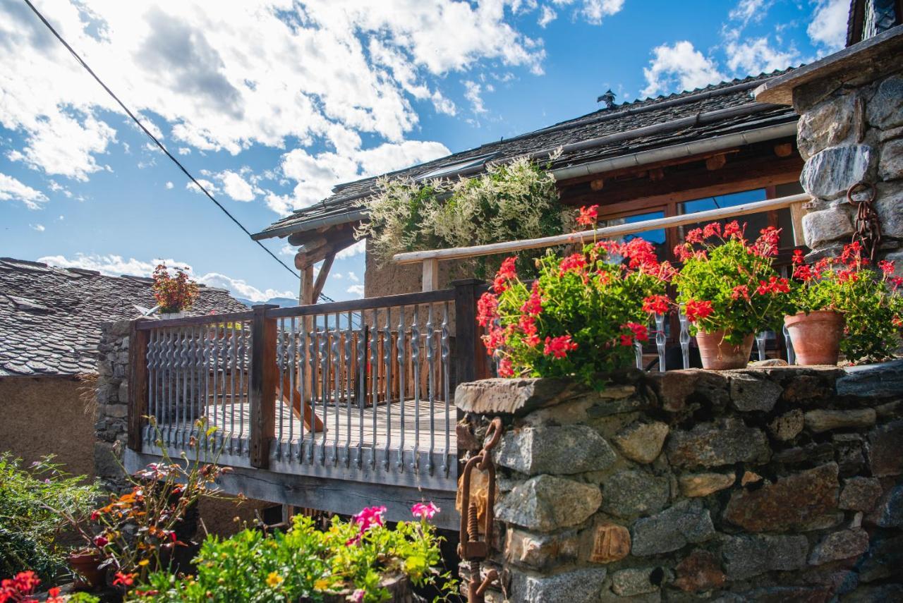 The Dragon Barn - Grenier Villa Ascou Buitenkant foto